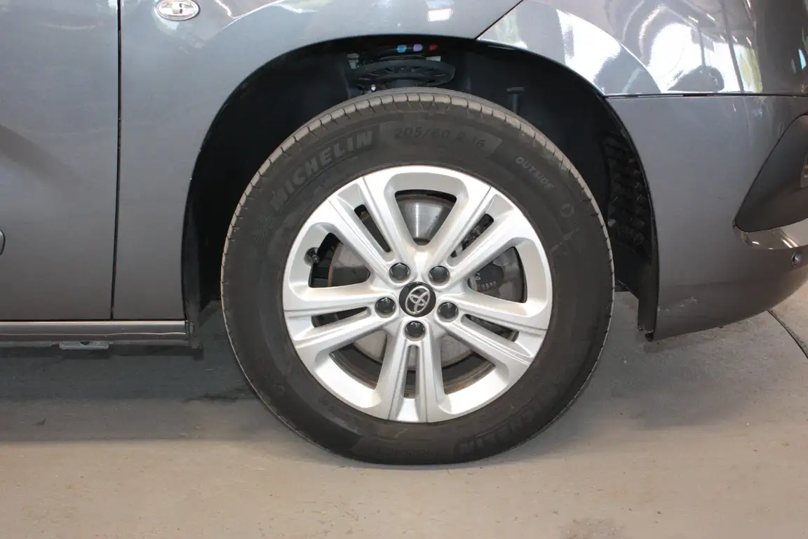 TOYOTA PROACE CITY VERSO