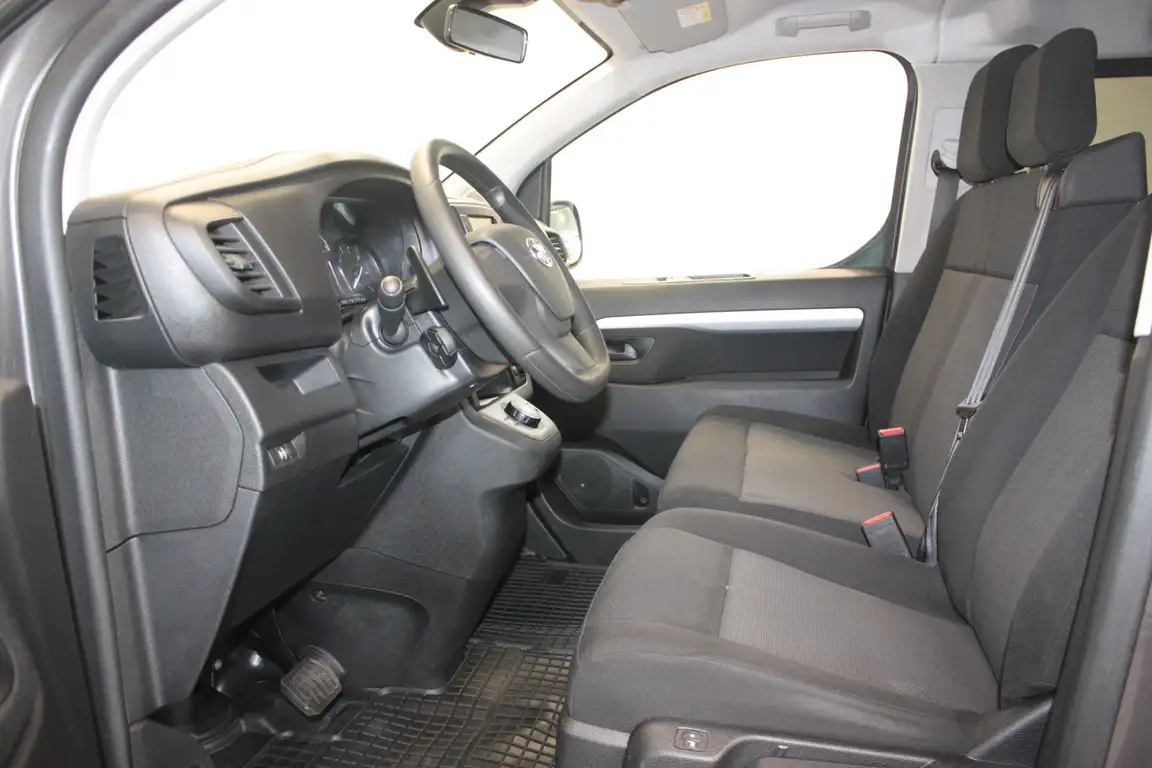 TOYOTA PROACE