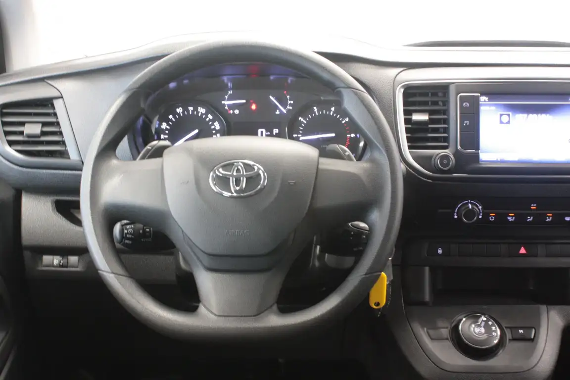 TOYOTA PROACE