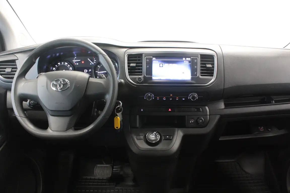 TOYOTA PROACE