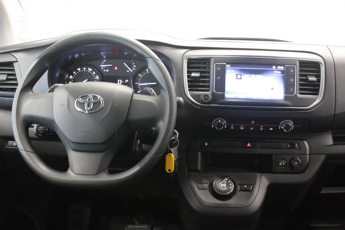 TOYOTA PROACE