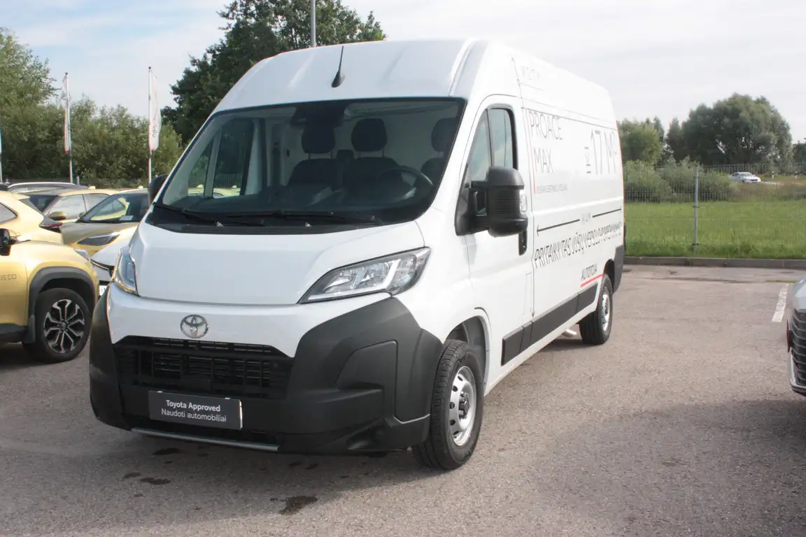 TOYOTA PROACE