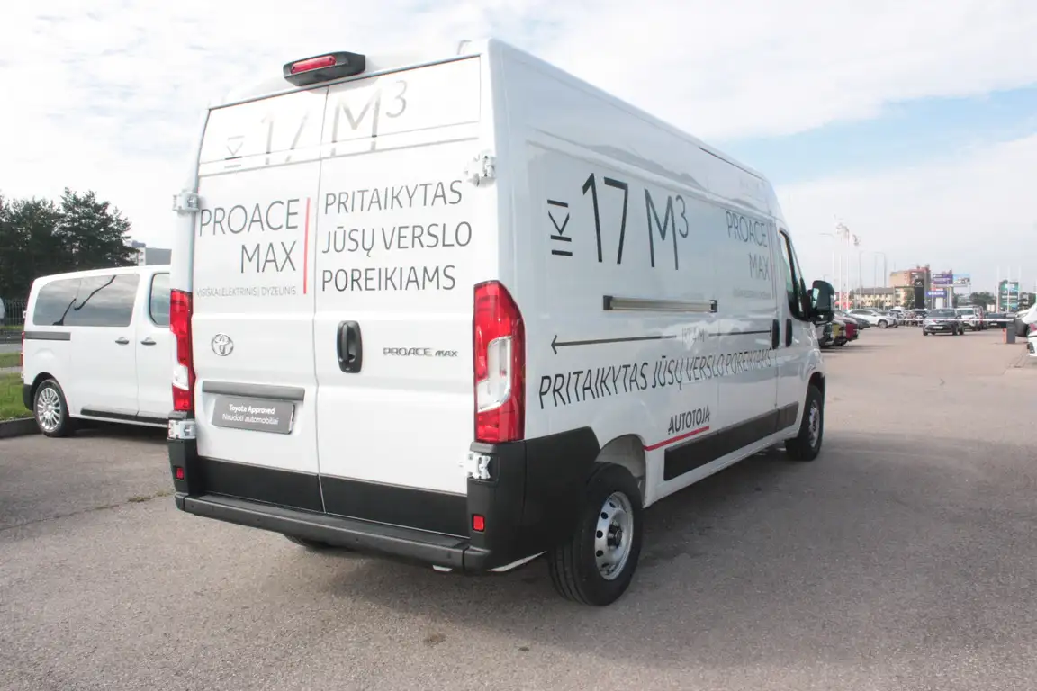 TOYOTA PROACE