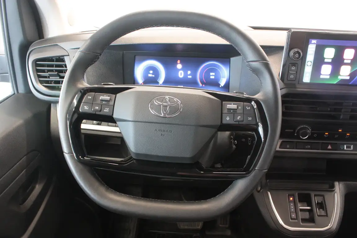 TOYOTA PROACE