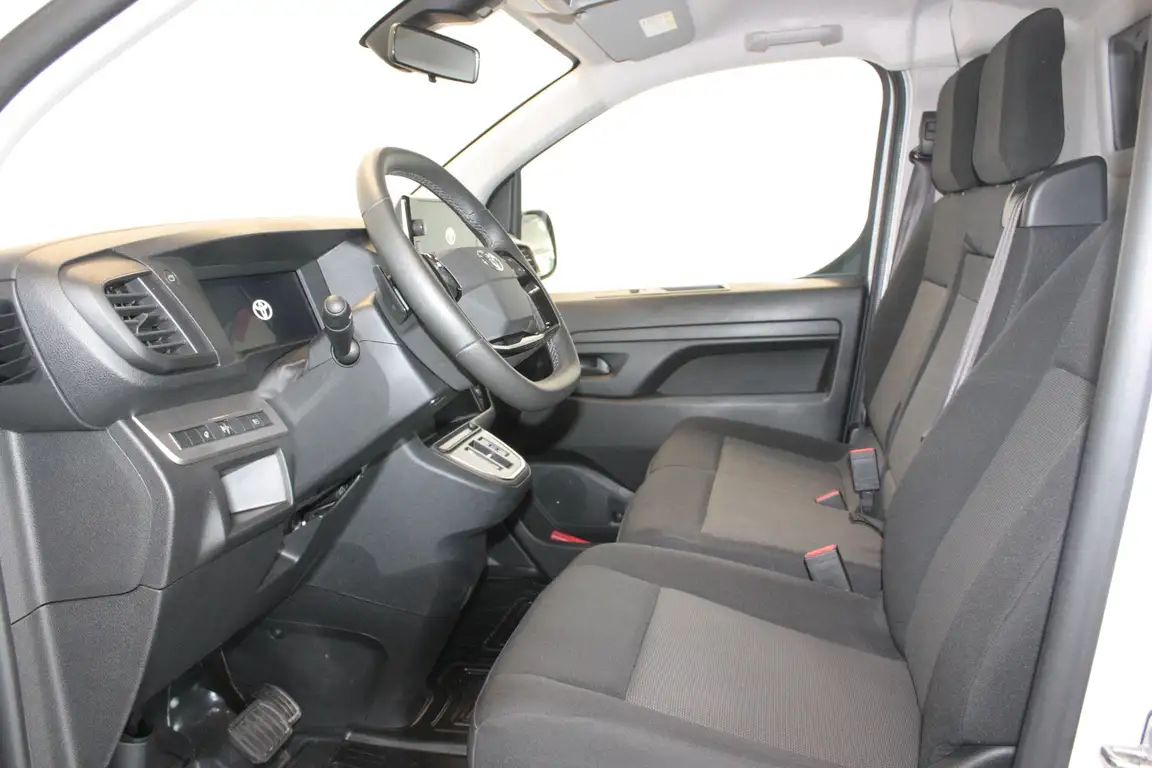 TOYOTA PROACE