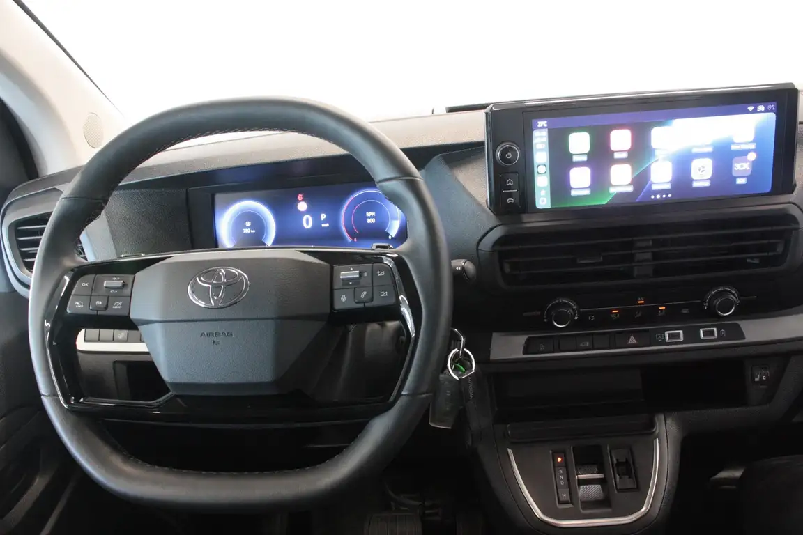 TOYOTA PROACE