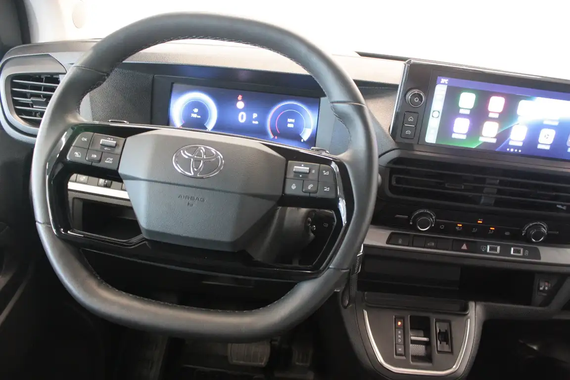TOYOTA PROACE