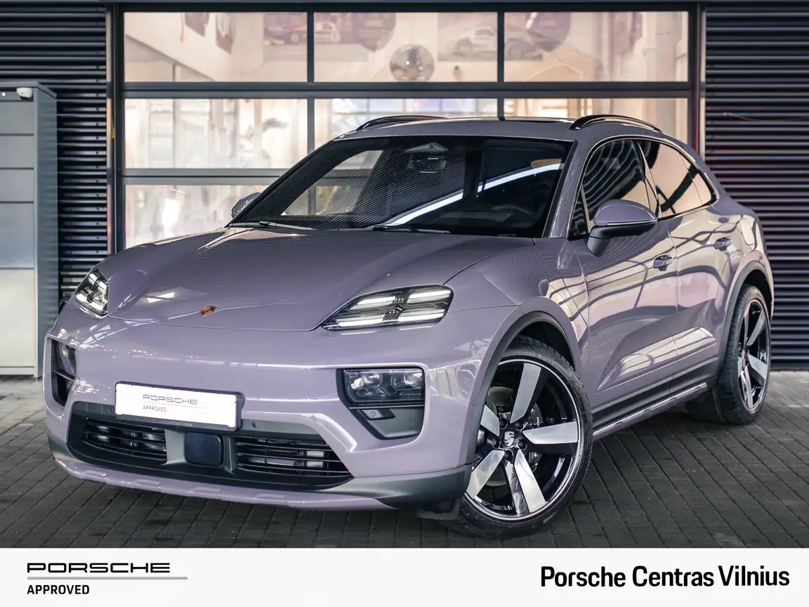 PORSCHE MACAN
