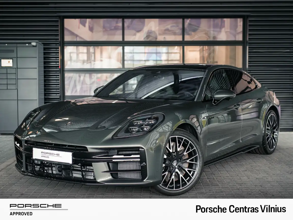 PORSCHE PANAMERA