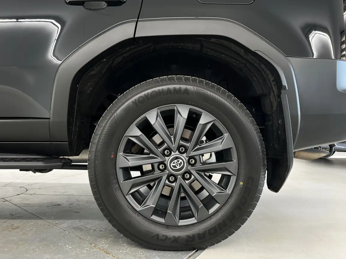 TOYOTA LAND CRUISER
