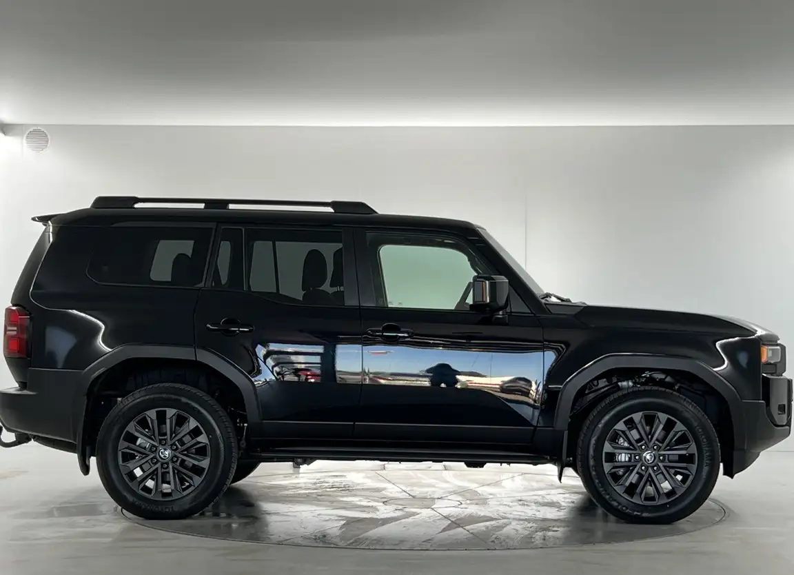 TOYOTA LAND CRUISER