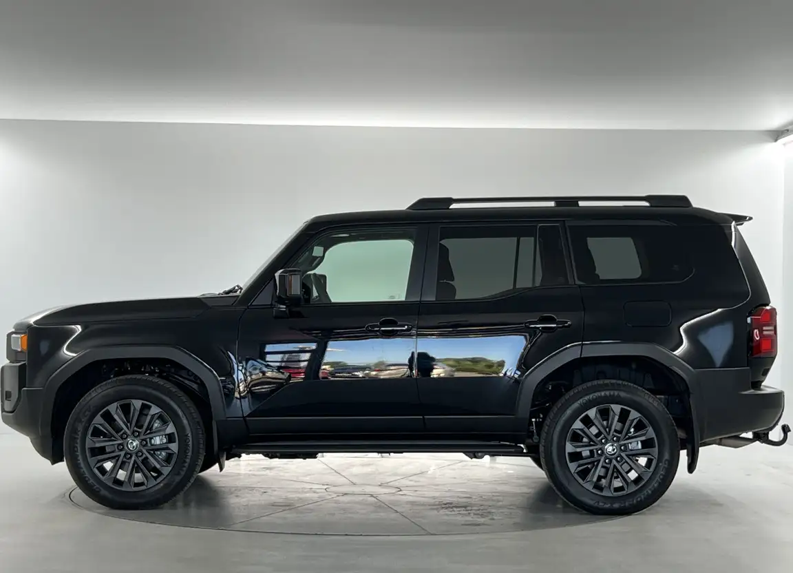TOYOTA LAND CRUISER