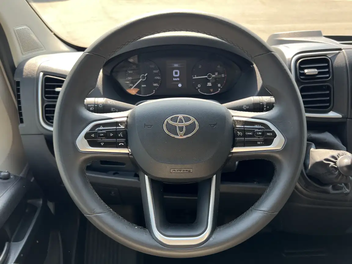 TOYOTA PROACE