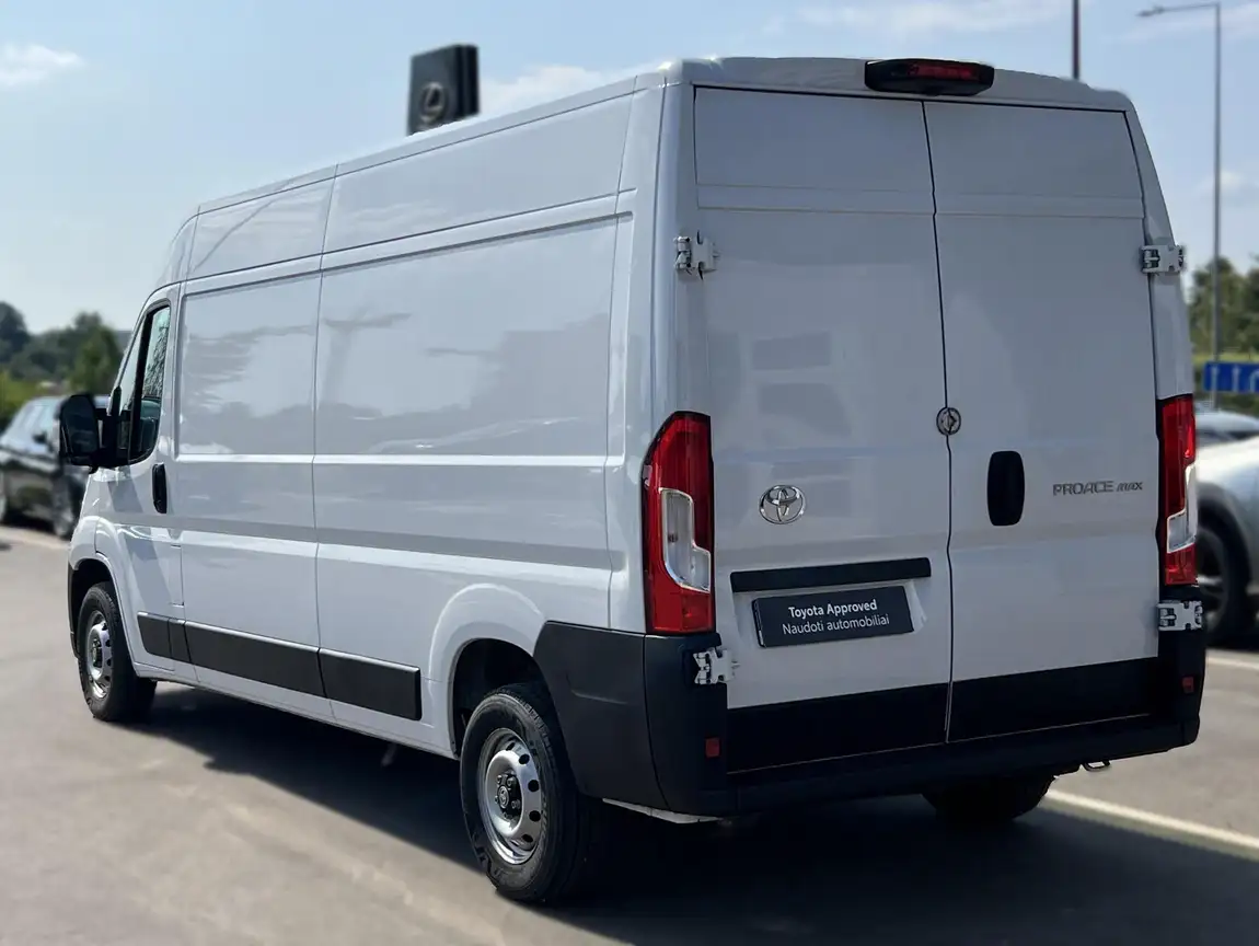 TOYOTA PROACE