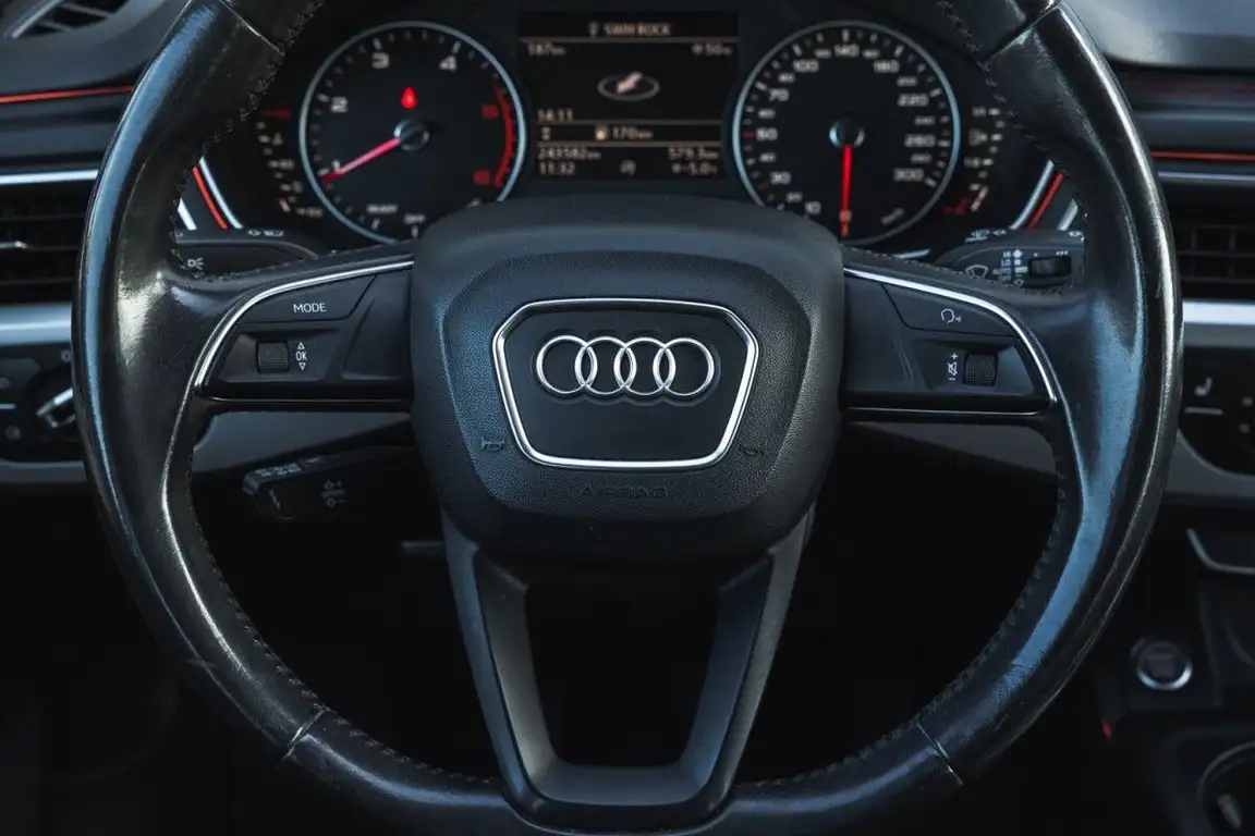 AUDI A4