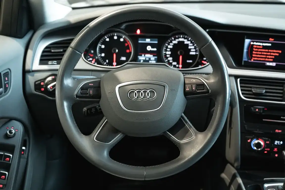 AUDI A4