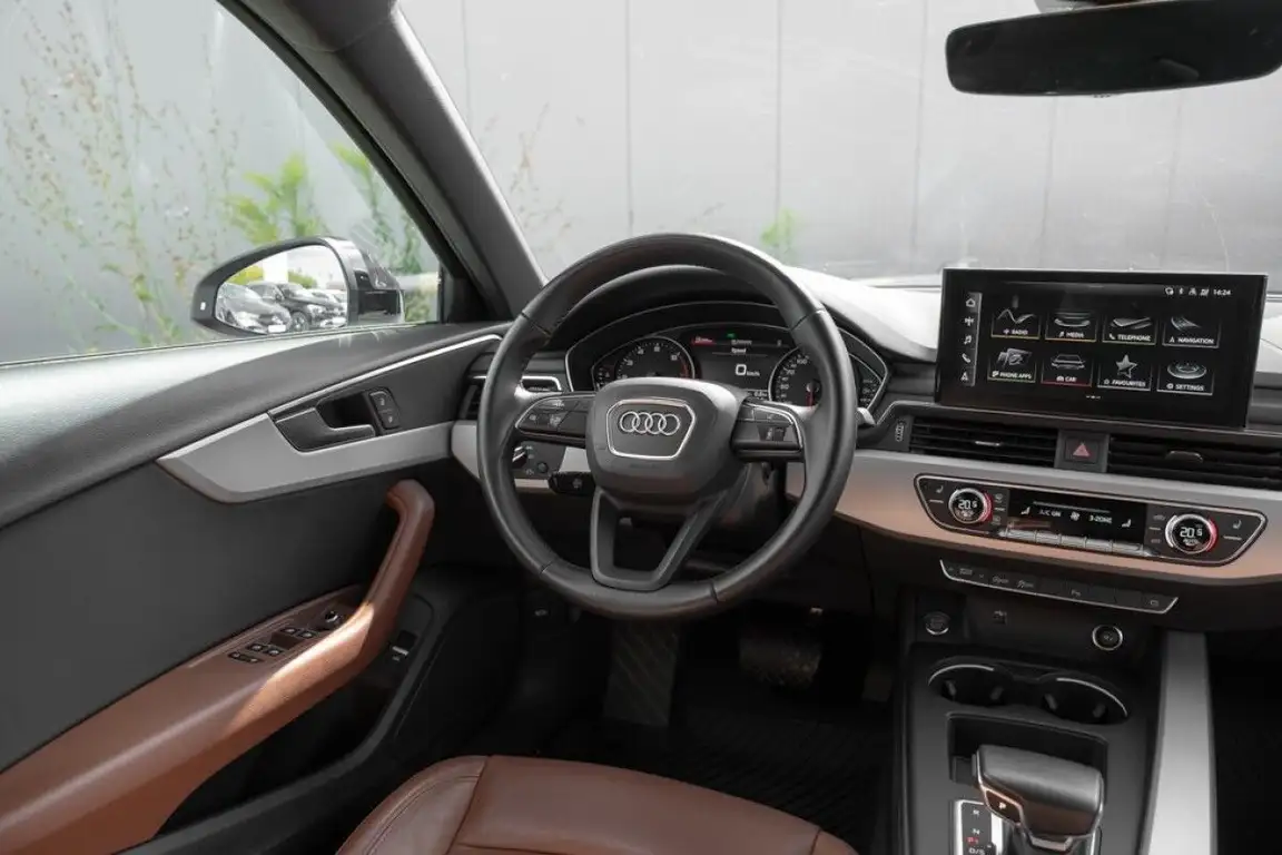 AUDI A4