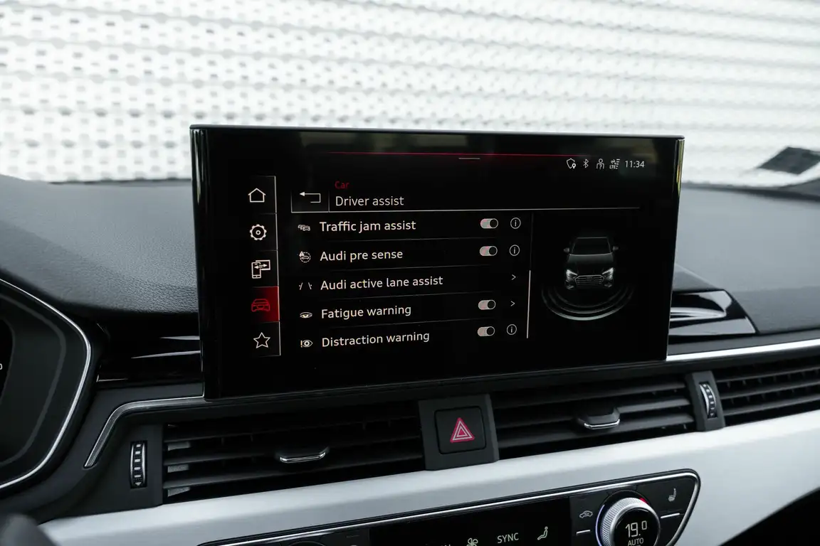 AUDI A4