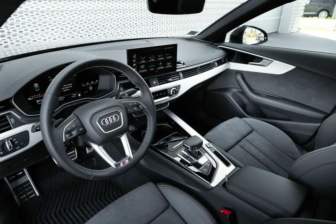 AUDI A4
