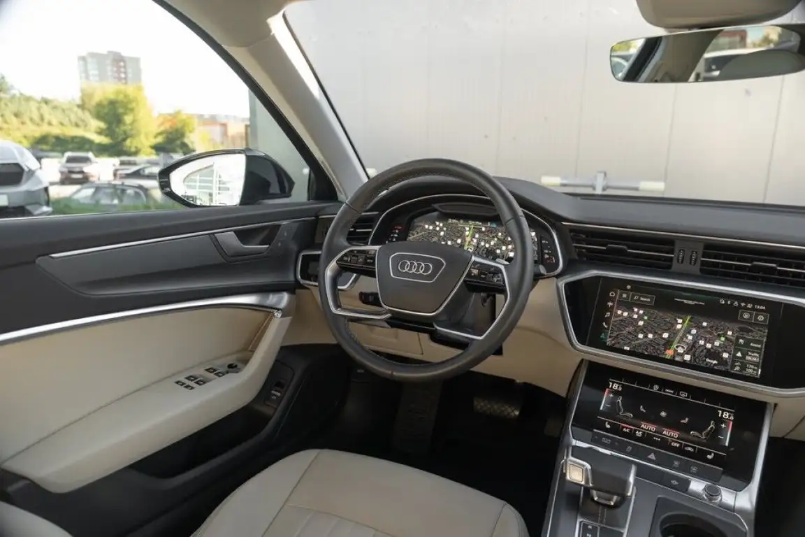 AUDI A6