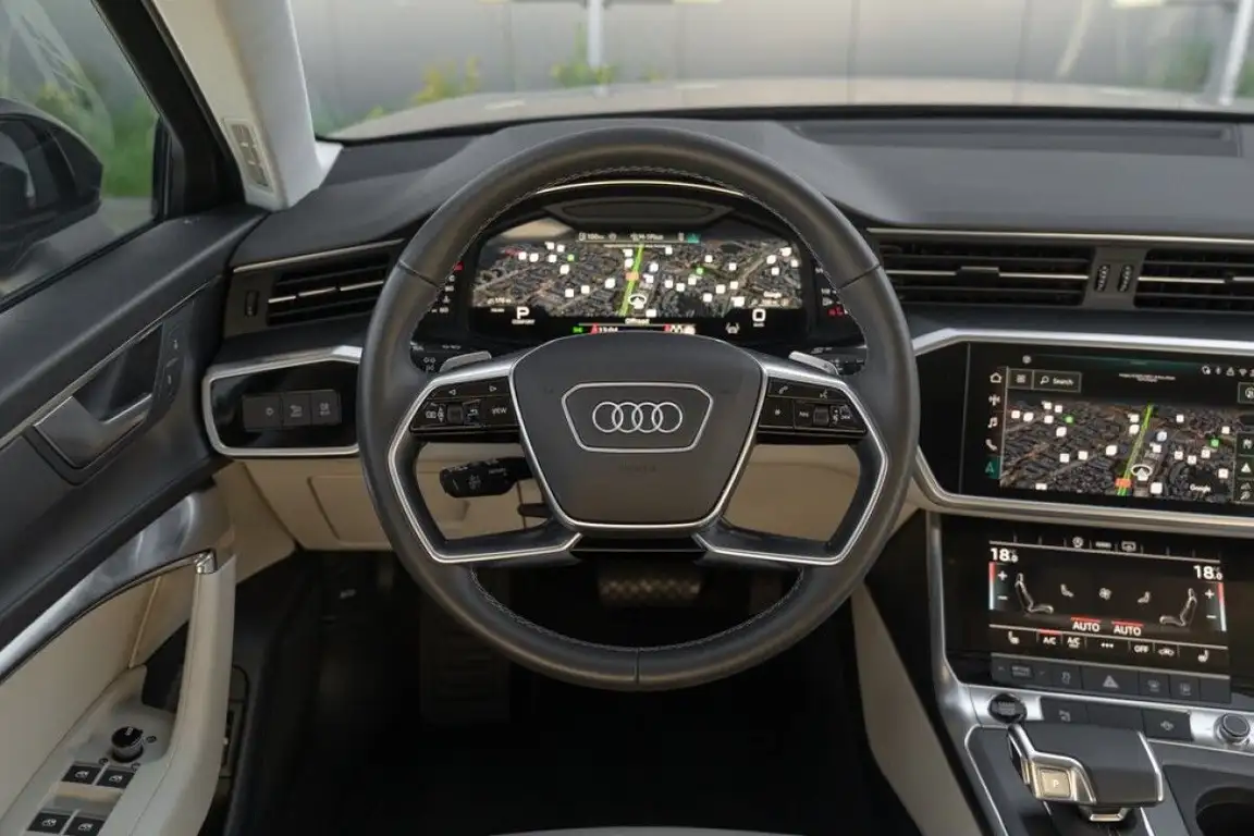 AUDI A6