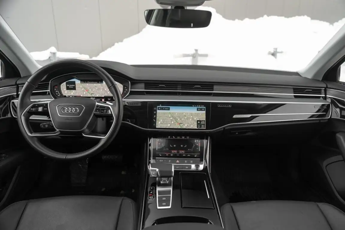 AUDI A8