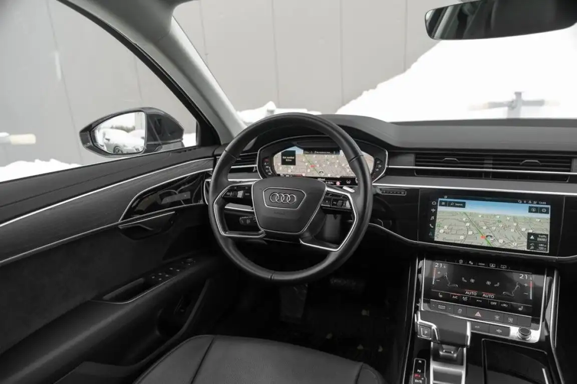 AUDI A8