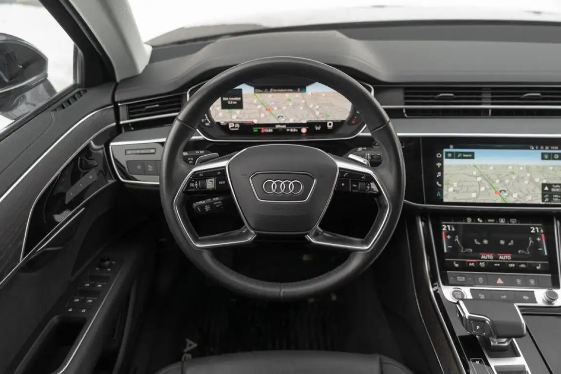 AUDI A8