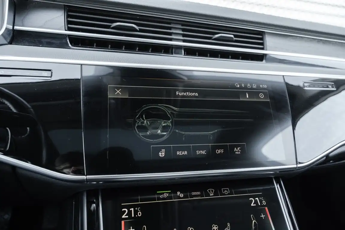 AUDI A8