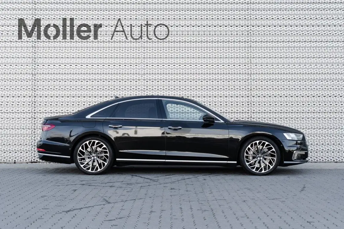 AUDI A8