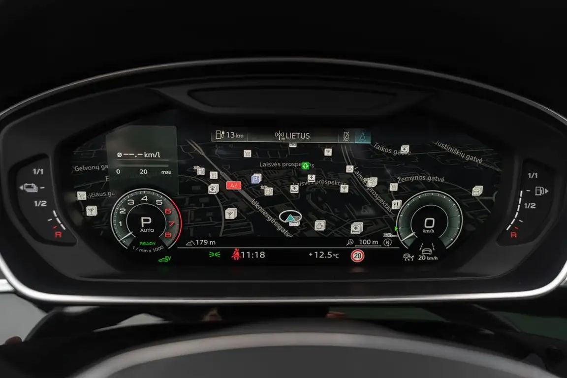 AUDI A8