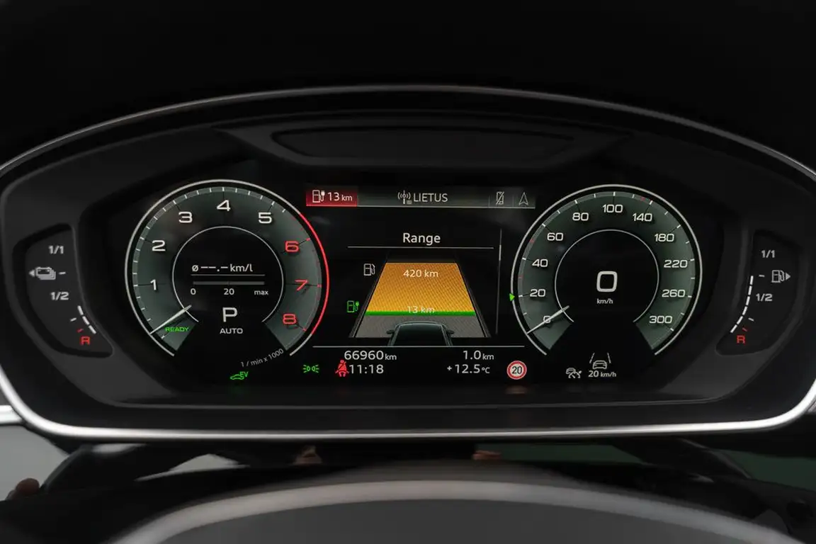 AUDI A8