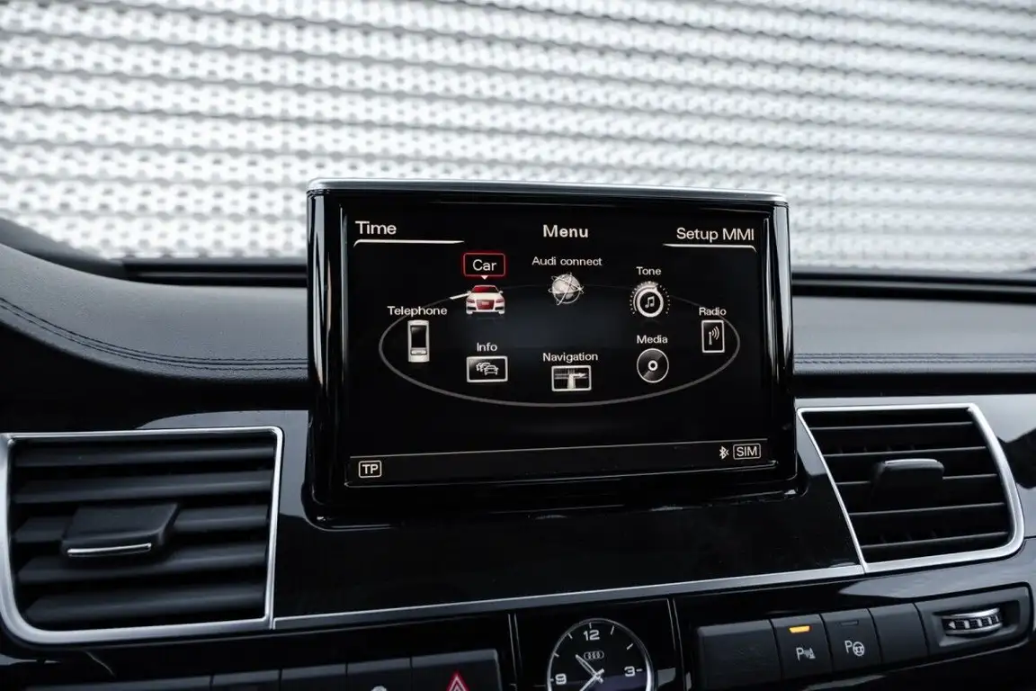 AUDI A8