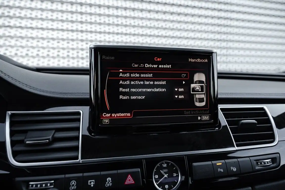 AUDI A8