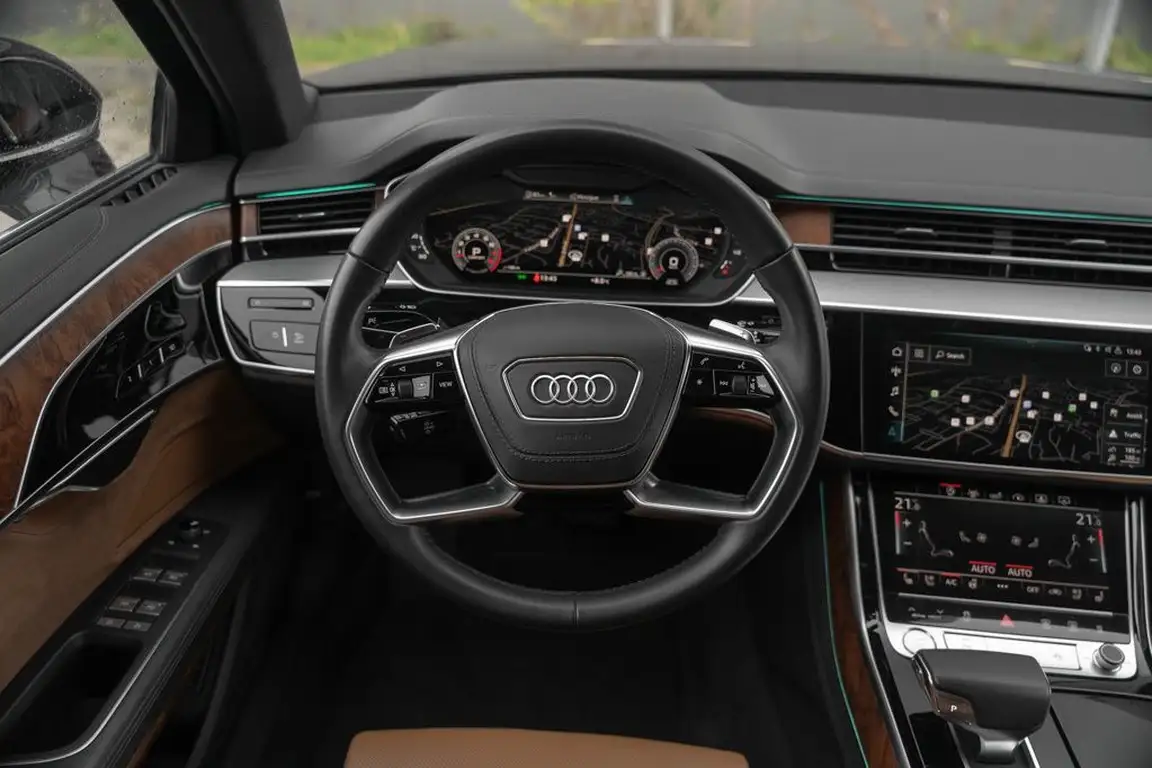 AUDI A8