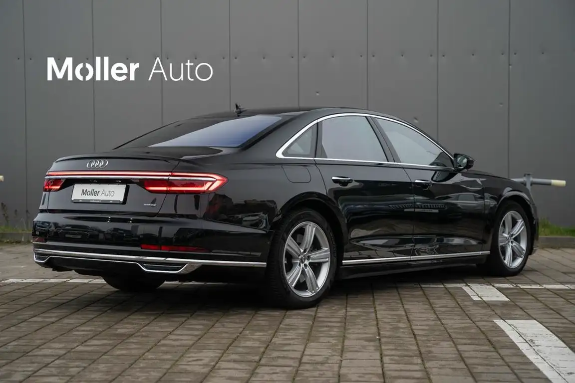 AUDI A8