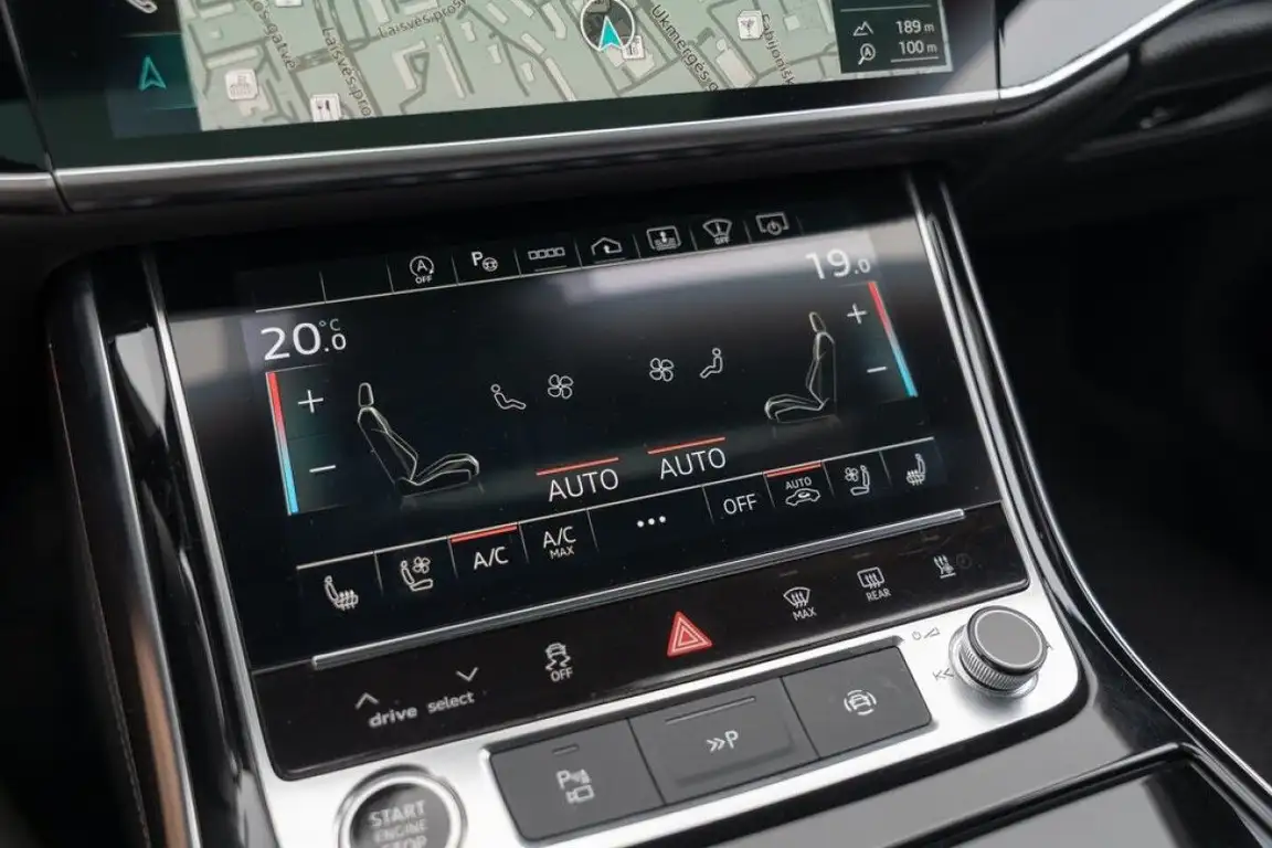 AUDI A8