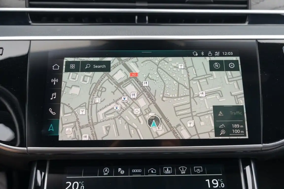 AUDI A8