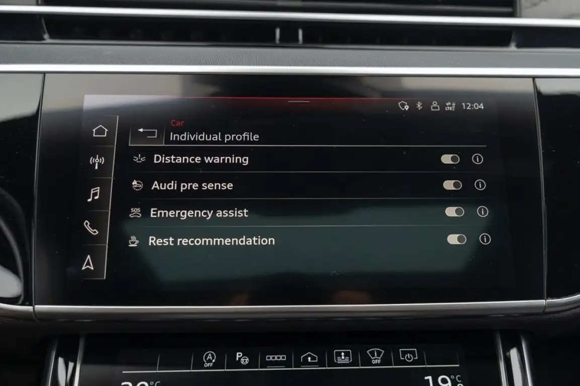 AUDI A8