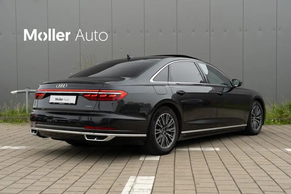 AUDI A8