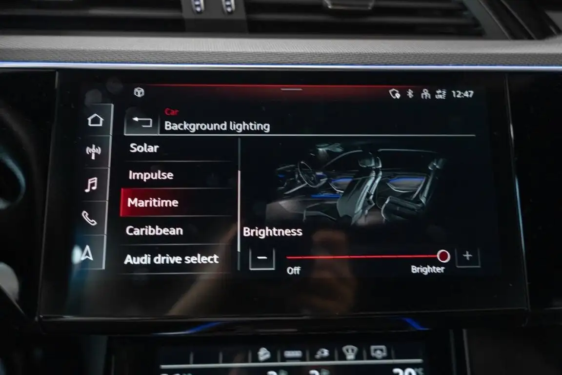AUDI E-TRON