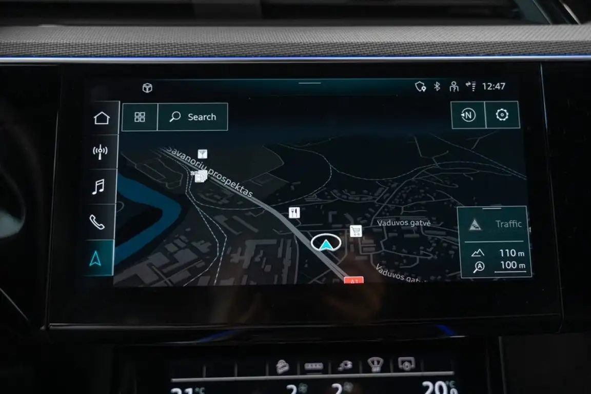 AUDI E-TRON