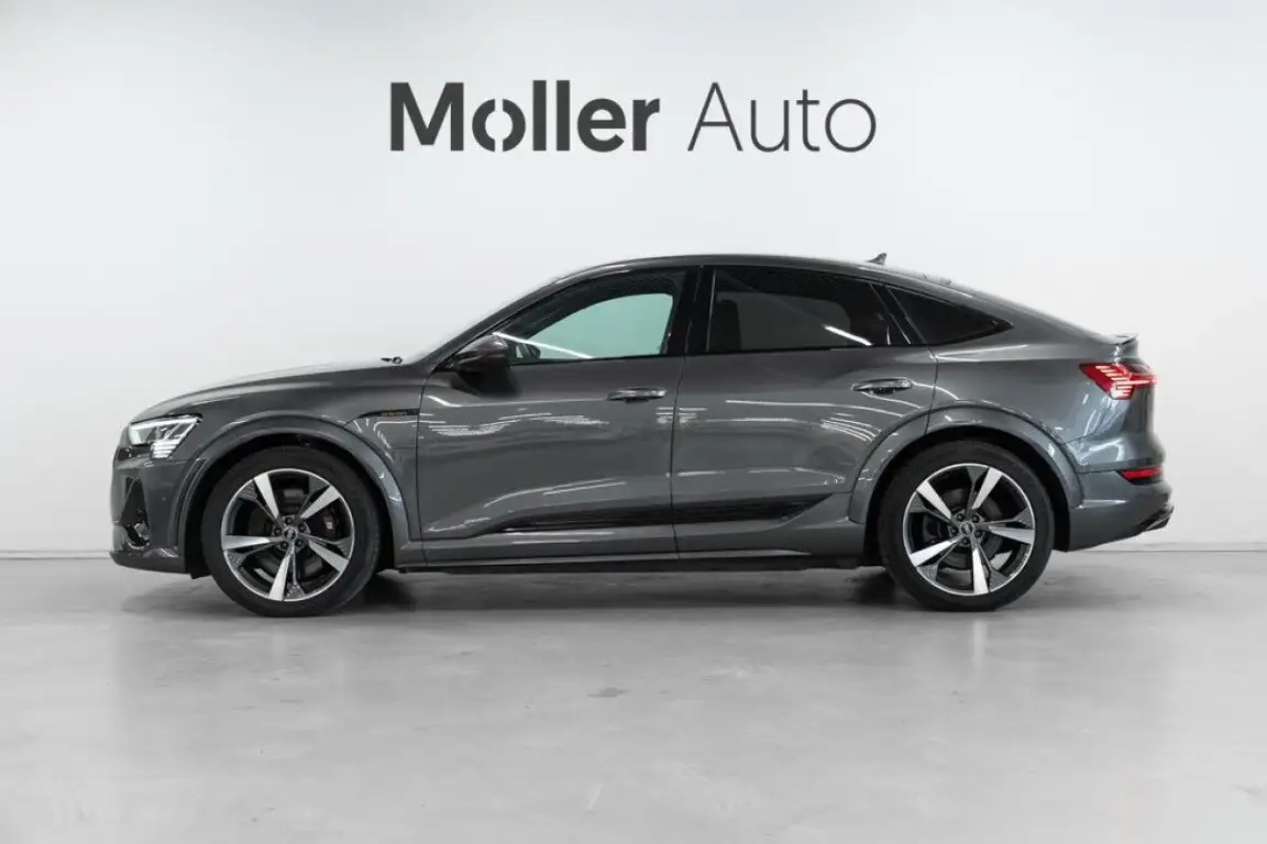 AUDI E-TRON