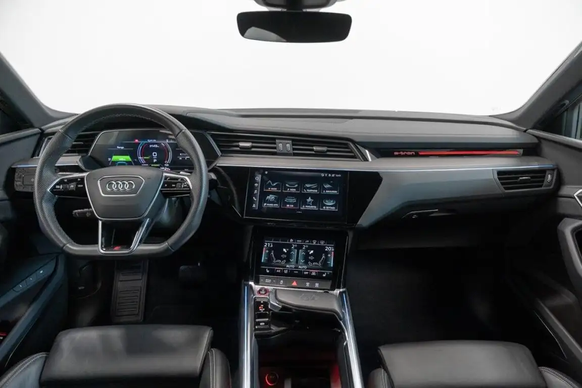 AUDI E-TRON