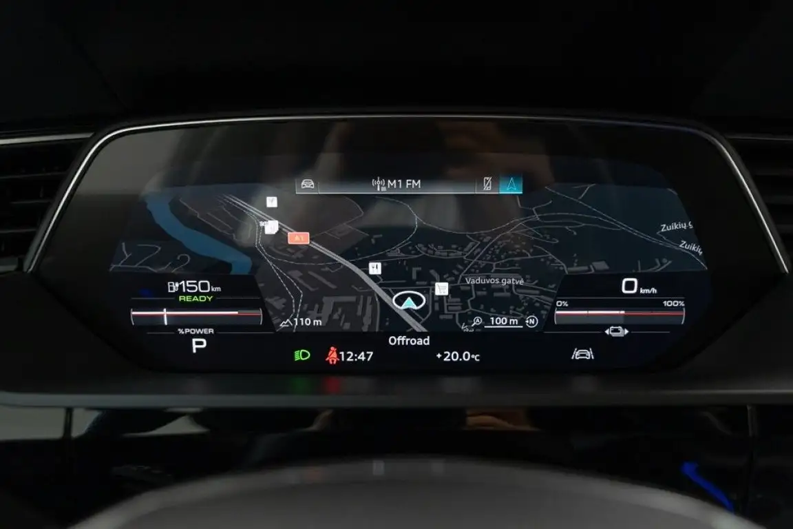 AUDI E-TRON