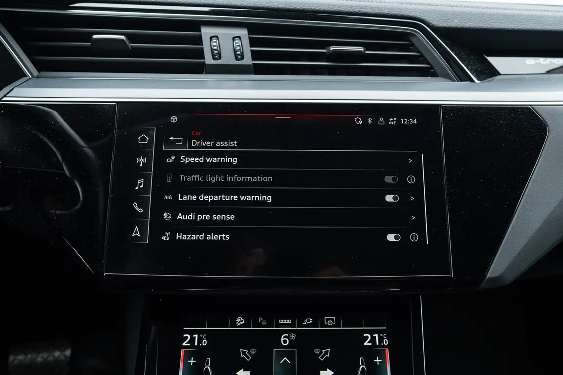 AUDI E-TRON