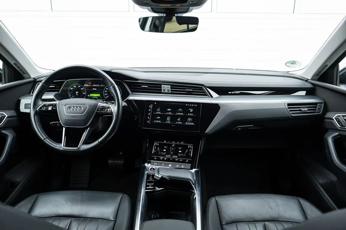 AUDI E-TRON