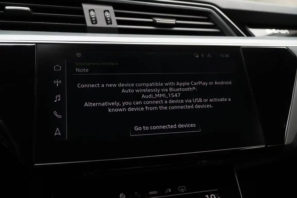 AUDI E-TRON
