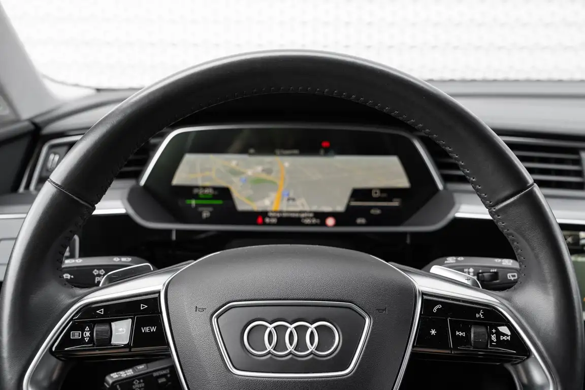 AUDI E-TRON
