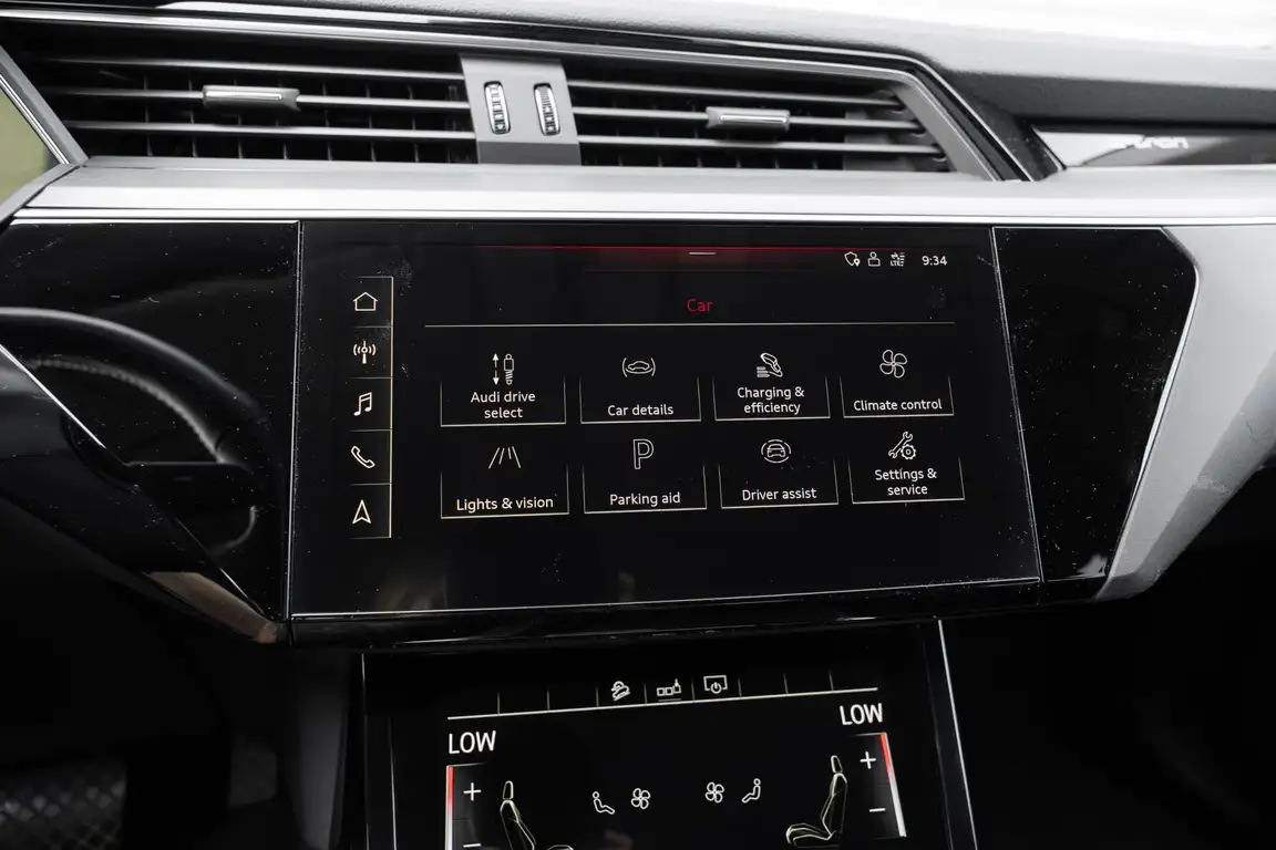 AUDI E-TRON